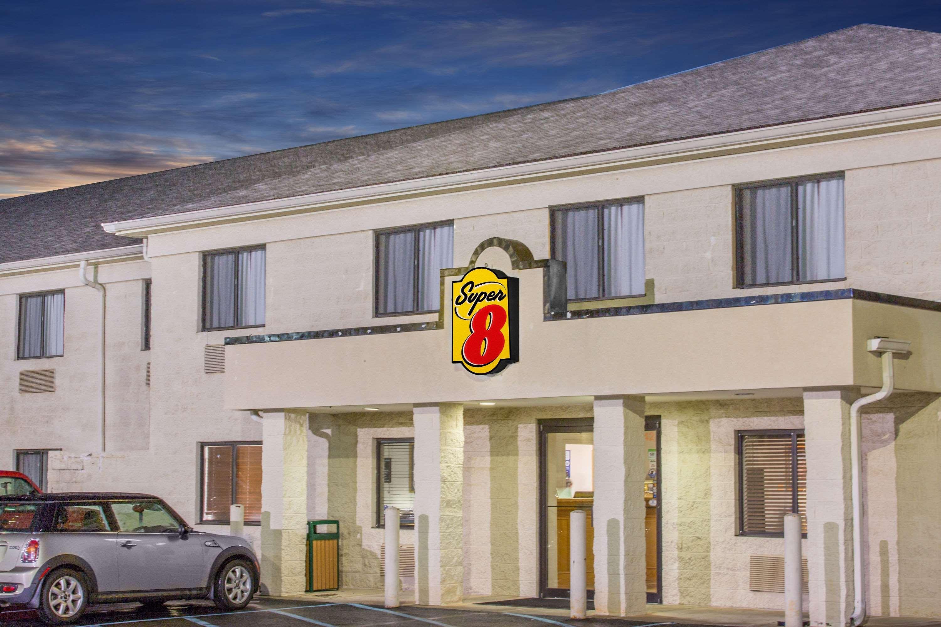 Hotel Super 8 By Wyndham Bedford Exterior foto